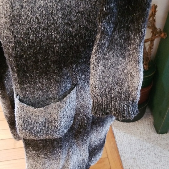 MADDISON 💋 SWEATER - Picture 3 of 8